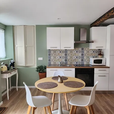 De 55m2 Pour 2 A 3 Personnes, Au Coeur De La Bastide, Draps, Serviettes, Wifi, Clim Et Inclus * Vianne