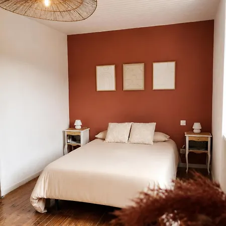 De 55m2 Pour 2 A 3 Personnes, Au Coeur De La Bastide, Draps, Serviettes, Wifi, Clim Et Inclus *