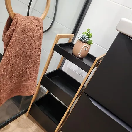 De 55m2 Pour 2 A 3 Personnes, Au Coeur De La Bastide, Draps, Serviettes, Wifi, Clim Et Inclus